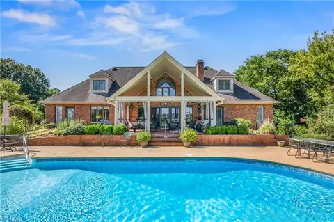 2437 Sattsgate Dr, Lewisville, NC 27023