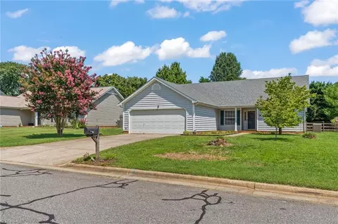 517 Pecan Ridge Cir, Kernersville, NC 27284