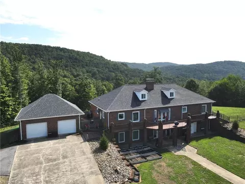 105 Mountain View Church Rd, Hamptonville, NC 27020