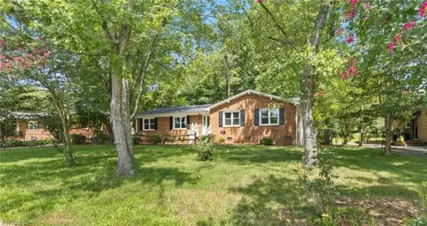 3716 Lynhaven Dr, Greensboro, NC 27406