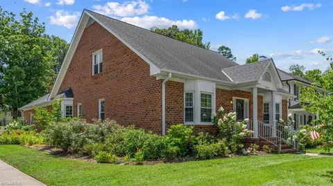 1801 Rolling Rd, Greensboro, NC 27403