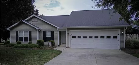 4104 Everton Ct, High Point, NC 27265