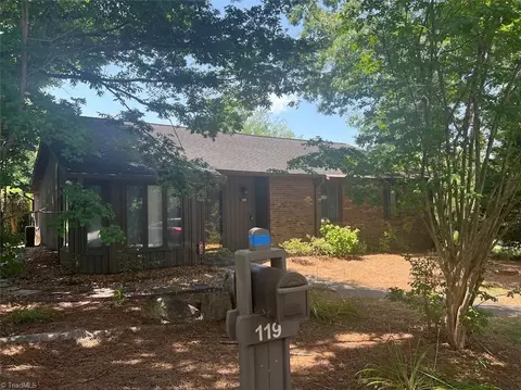 119 Briar Ridge Cir, Winston Salem, NC 27104