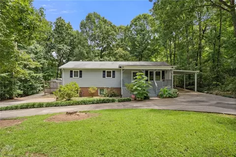 3076 Harvest Dr, Thomasville, NC 27360