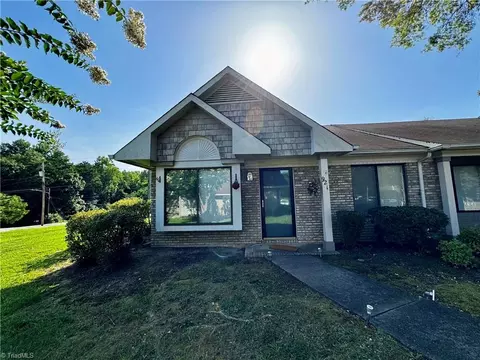 921 Belmont Dr, High Point, NC 27263