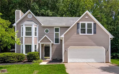 5272 Beechmont Dr, Greensboro, NC 27410