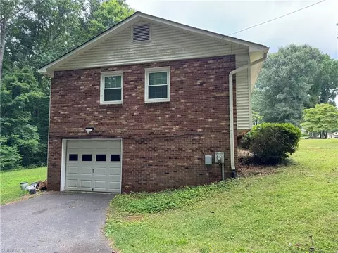 214 Pleasantview Dr, King, NC 27021 photo 6
