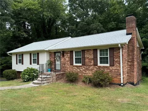 214 Pleasantview Dr, King, NC 27021 photo 2