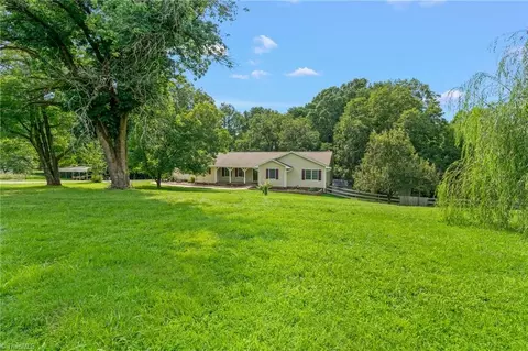 Exterior - 2919 Hoover Hill Rd, Trinity, NC 27370 photo 3 of 17