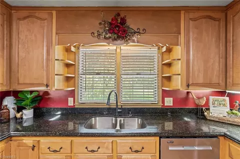 Kitchen - 2919 Hoover Hill Rd, Trinity, NC 27370 photo 3 of 5