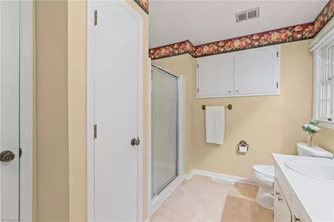 Bath - 2919 Hoover Hill Rd, Trinity, NC 27370 photo 2 of 5