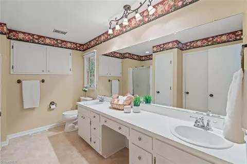Bath - 2919 Hoover Hill Rd, Trinity, NC 27370 photo 1 of 5