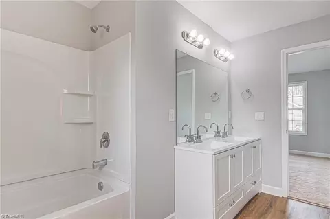Bath - 817 Tryon Ave, High Point, NC 27260 photo 3 of 4