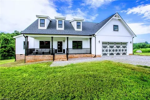 Exterior - 215 Autumn Rd, Harmony, NC 28634 photo 4 of 13