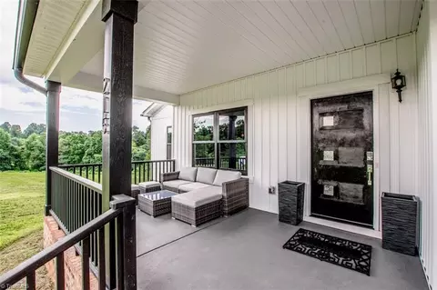 Exterior - 215 Autumn Rd, Harmony, NC 28634 photo 9 of 13