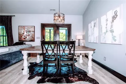 Dining - 215 Autumn Rd, Harmony, NC 28634 photo 2 of 3