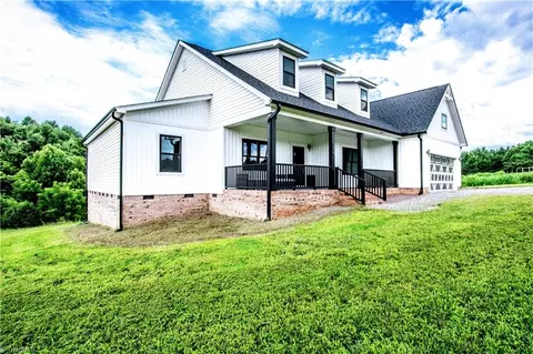 Exterior - 215 Autumn Rd, Harmony, NC 28634 photo 8 of 13