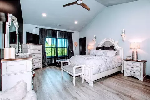 Bedroom - 215 Autumn Rd, Harmony, NC 28634 photo 2 of 2