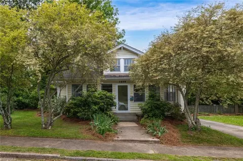 1609 Grove St, Greensboro, NC 27403