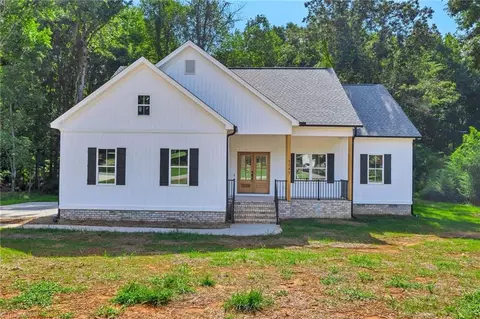 1541 Creek Bed Rd, Kernersville, NC 27284
