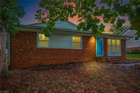 1513 Benbow St, Winston Salem, NC 27106