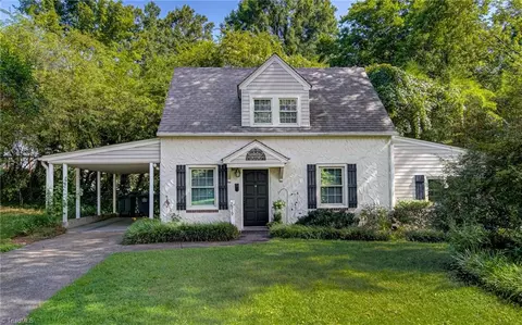 2919 Kinnamon Rd, Winston Salem, NC 27104