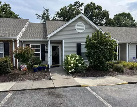 302 Campbell Gardens Rd, Kernersville, NC 27284