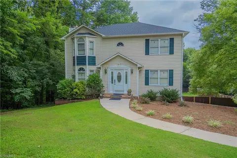 446 Hunting Ridge Dr W, Thomasville, NC 27360