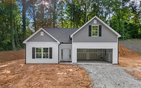 1038 Pine Lake Dr, Winston Salem, NC 27105