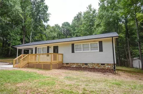 1469 Gopher Woods Rd, Asheboro, NC 27205