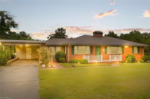 1105 Ritters Lake Rd, Greensboro, NC 27406