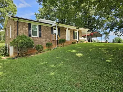 254 Lynda St, Mount Airy, NC 27030