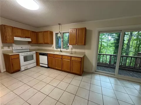 3240 High Cliffs Rd, Pfafftown, NC 27040 photo 16