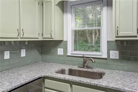 Kitchen - 2120 Arbrook Ln, High Point, NC 27265 photo 4 of 4