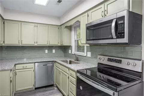 Kitchen - 2120 Arbrook Ln, High Point, NC 27265 photo 2 of 4
