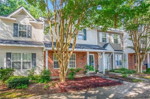 17 Mary Beth Cir, Greensboro, NC 27407