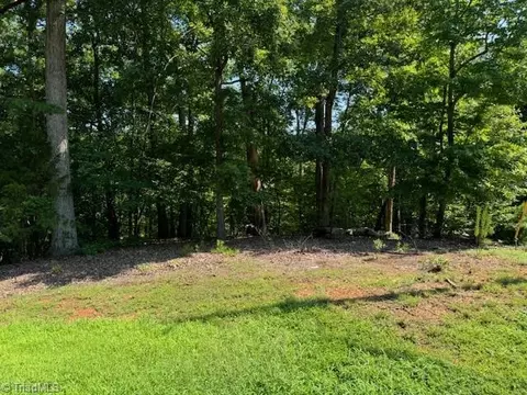 200 Jubal Reeves Cir, Mount Gilead, NC 27306