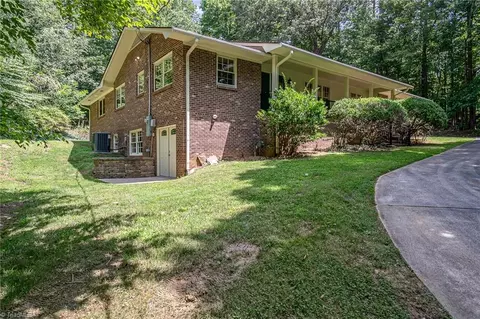 3951 Tonbridge Ln, Winston Salem, NC 27106