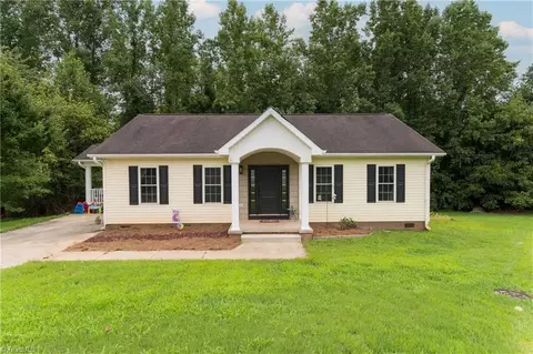 206 Bevel Jones Ct, Yadkinville, NC 27055