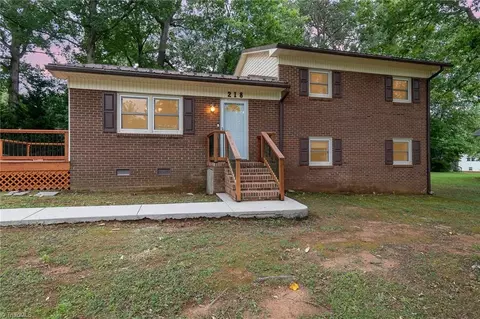 218 Lenoir Dr, Eden, NC 27288