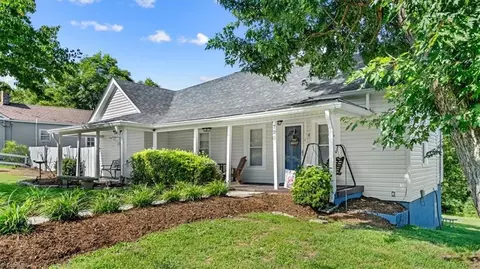 725 Caleb St, Eden, NC 27288