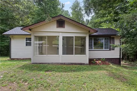 1107 1111 Hickory Chapel Rd, High Point, NC 27260