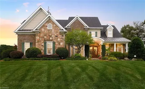 141 Golden Bear Ln, Clemmons, NC 27012