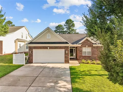 113 Heritage Hill Dr, Jamestown, NC 27282