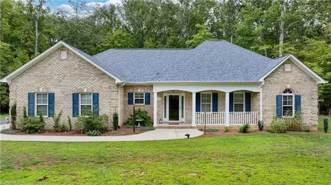 1556 Old County Farm Rd, Sophia, NC 27350