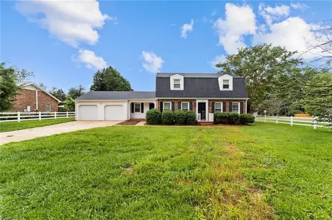 3100 Middlebrook Dr, Clemmons, NC 27012 photo 2