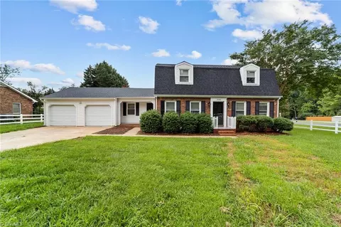 3100 Middlebrook Dr, Clemmons, NC 27012