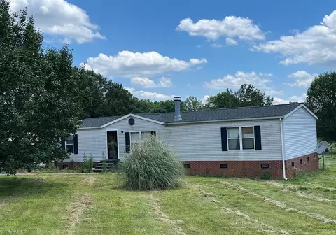 5155 Spoon Loop Rd, Liberty, NC 27298