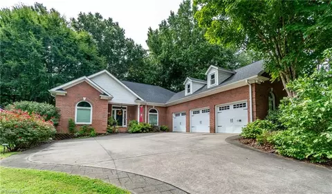 4315 Winterberry Ridge Ct, Winston Salem, NC 27103