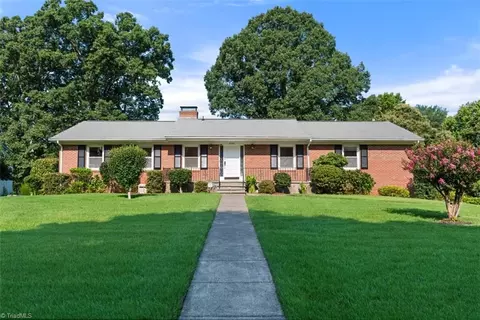 2566 Weymoth Rd, Winston Salem, NC 27103
